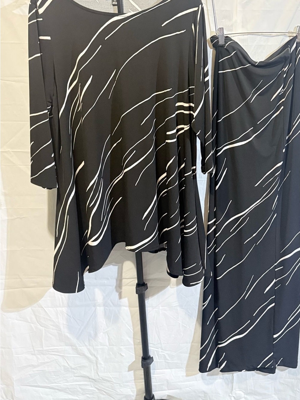 Alfani 2-Piece Pants & Top Set Black White Geometric Knit Top 1X Pants XL EUC - Picture 3 of 6